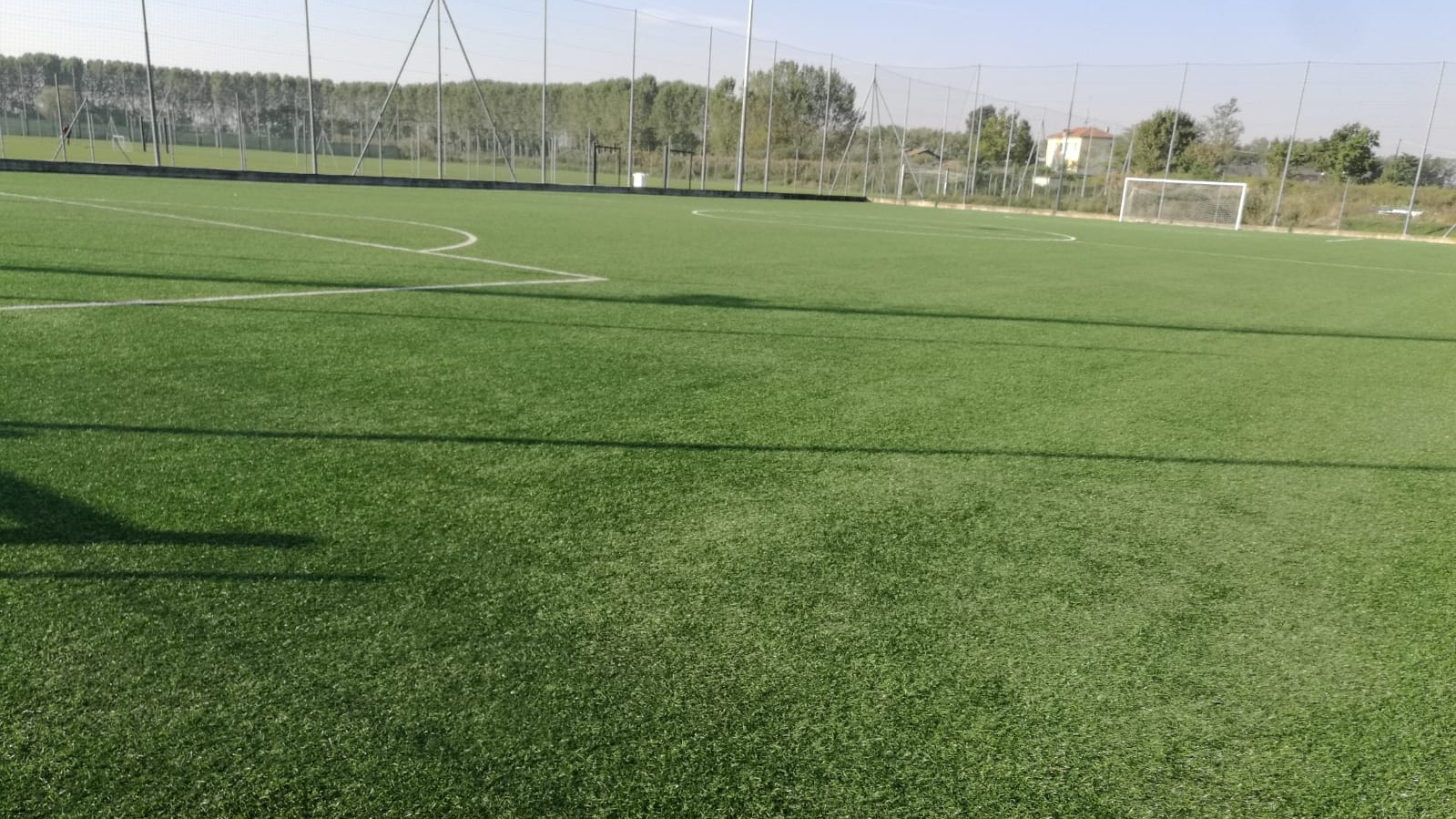 Terrain de football Novarello Villaggio Azzurro, Italie, avec gazon artificiel