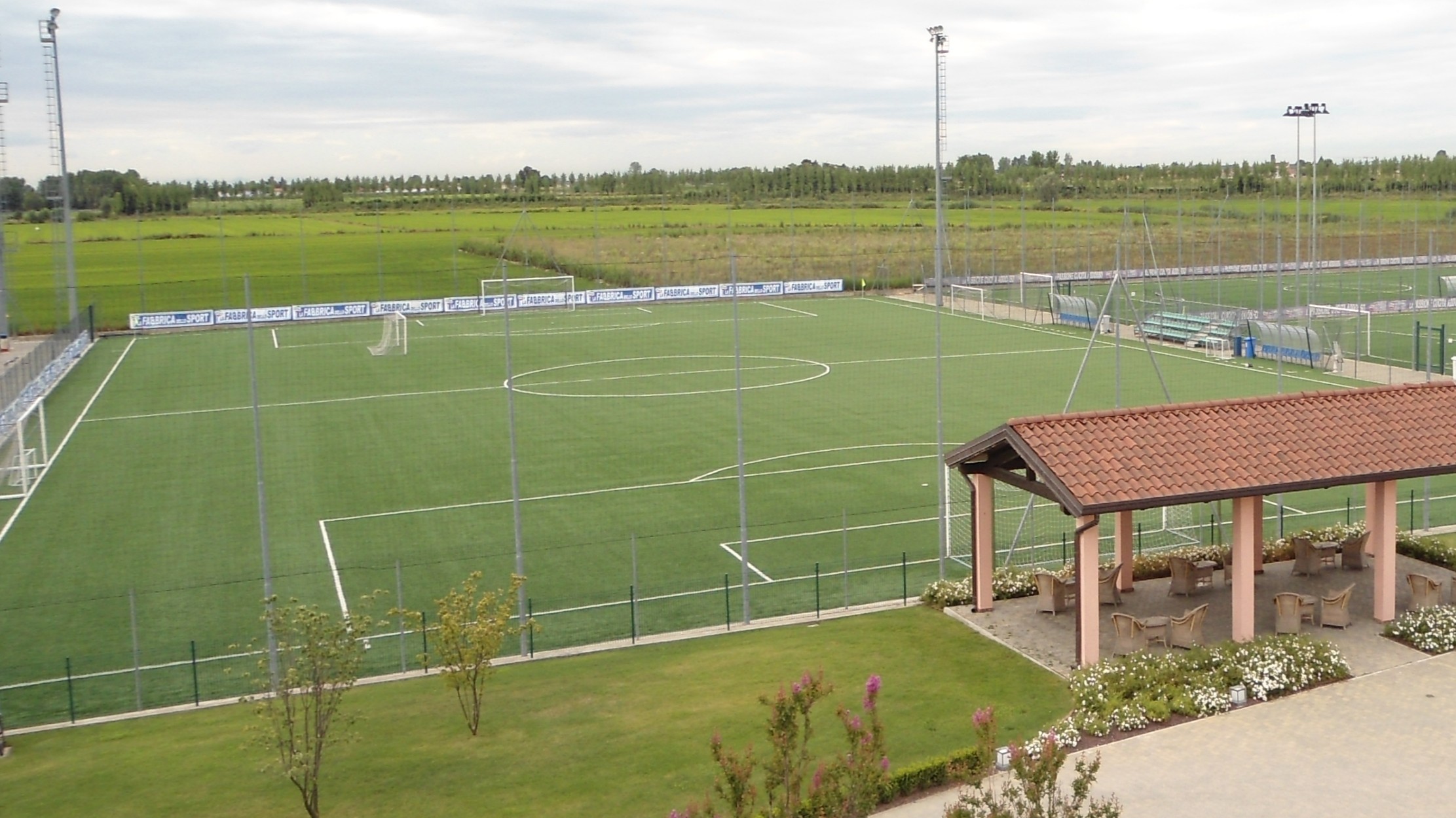 Terrain de football Novarello Villaggio Azzurro, Italie, avec gazon artificiel