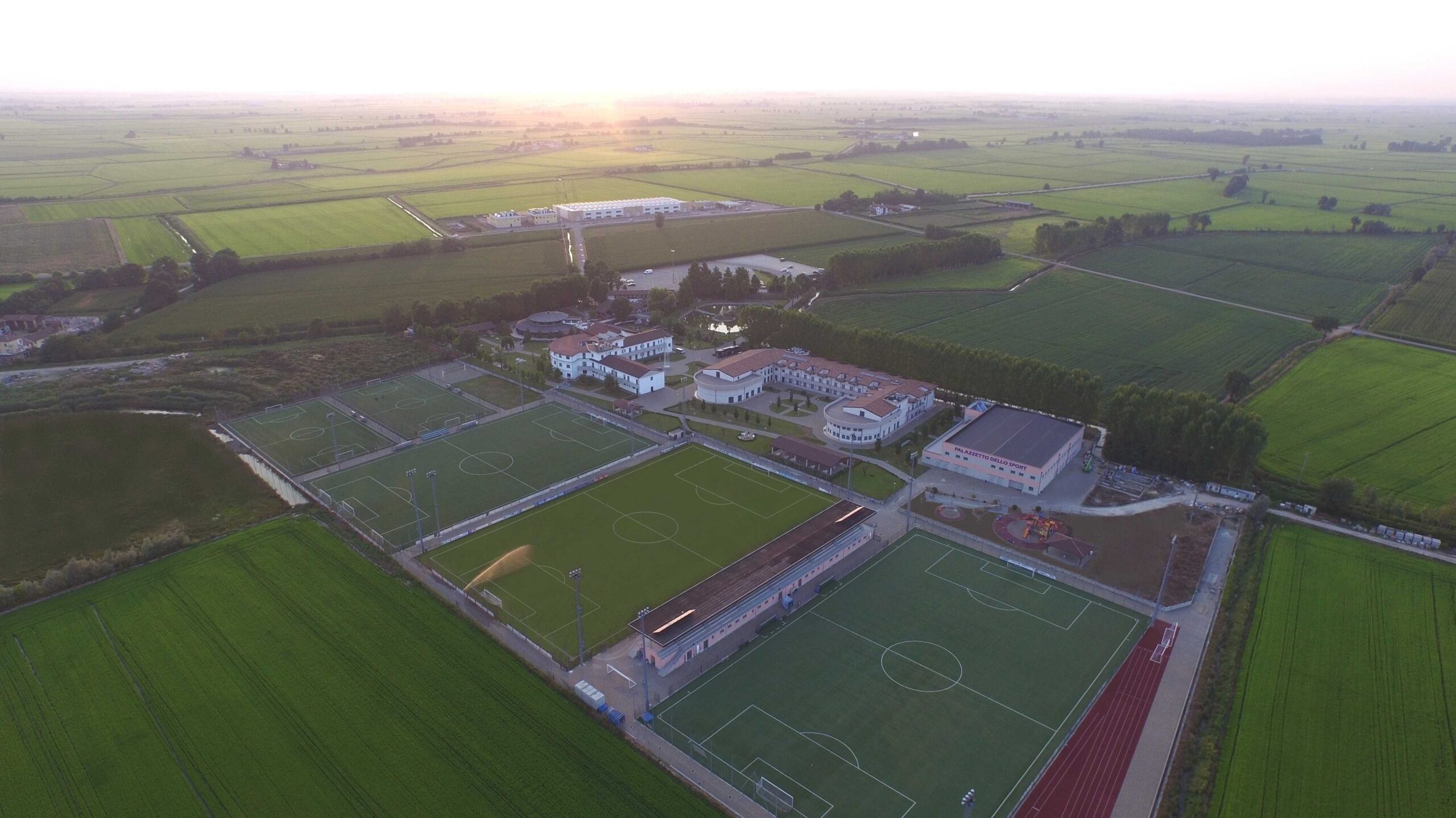 Terrain de football Novarello Villaggio Azzurro, Italie, avec gazon artificiel