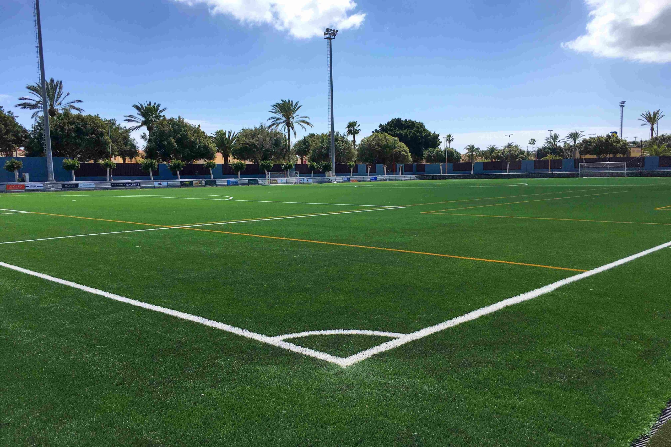 Terrain de football Ciudad Deportivo, Espagne, avec gazon synthétique
