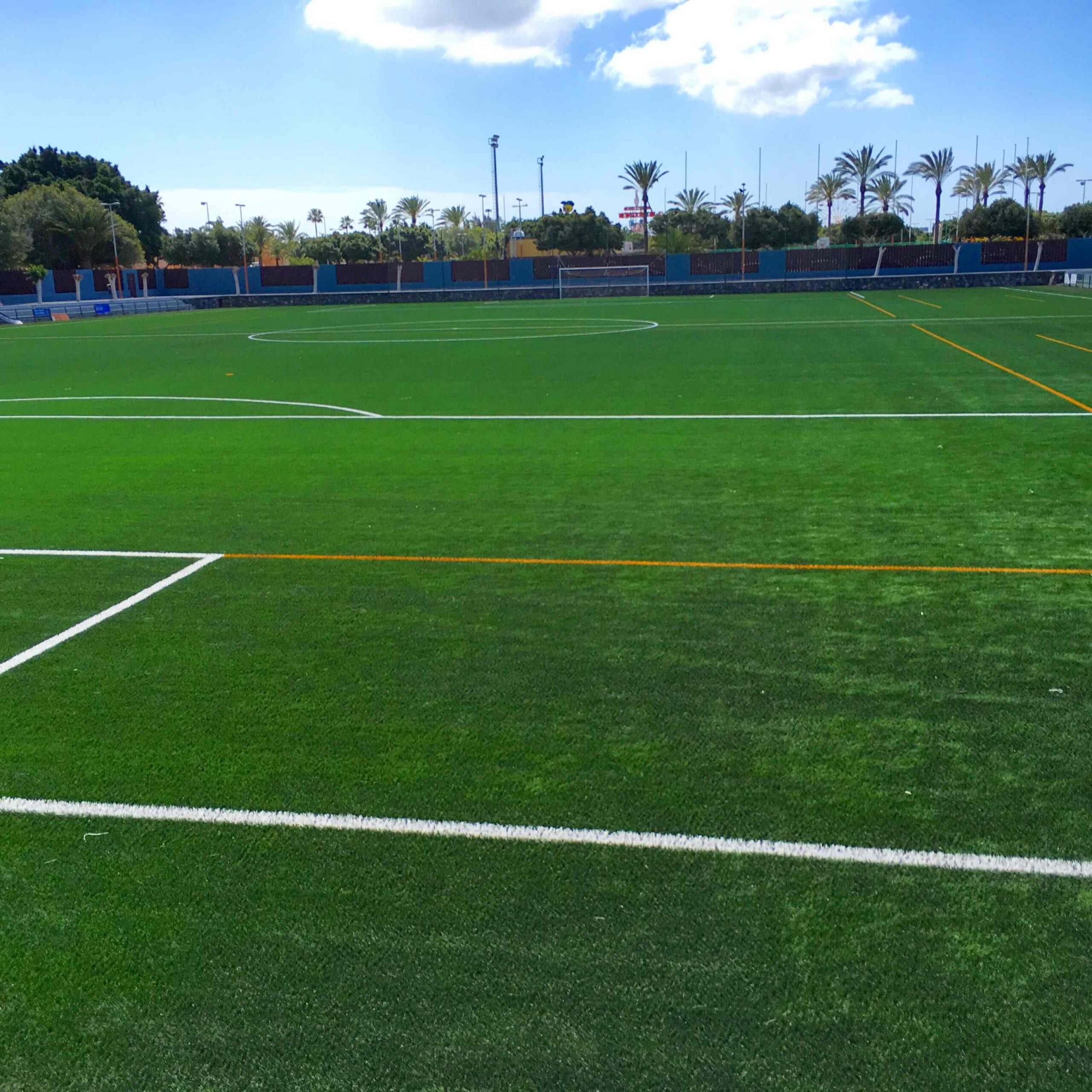 Terrain de football Ciudad Deportivo, Espagne, avec gazon synthétique