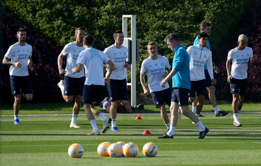 Fussball-Anlage Aspire Trainingszentrum, Katar, mit Kunstrasen