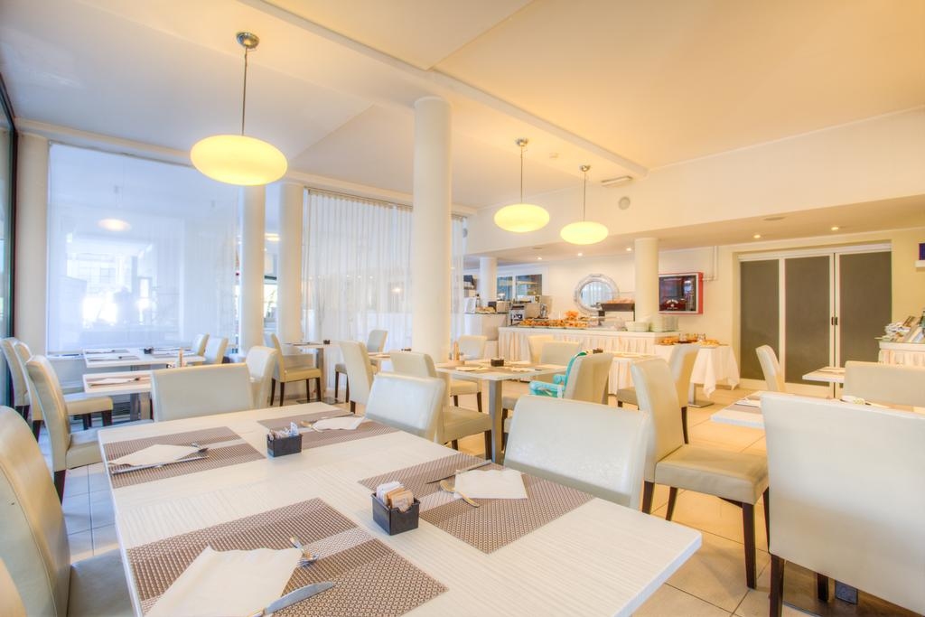 Ferretti Beach Hotel, restaurant, Rimini, Italie
