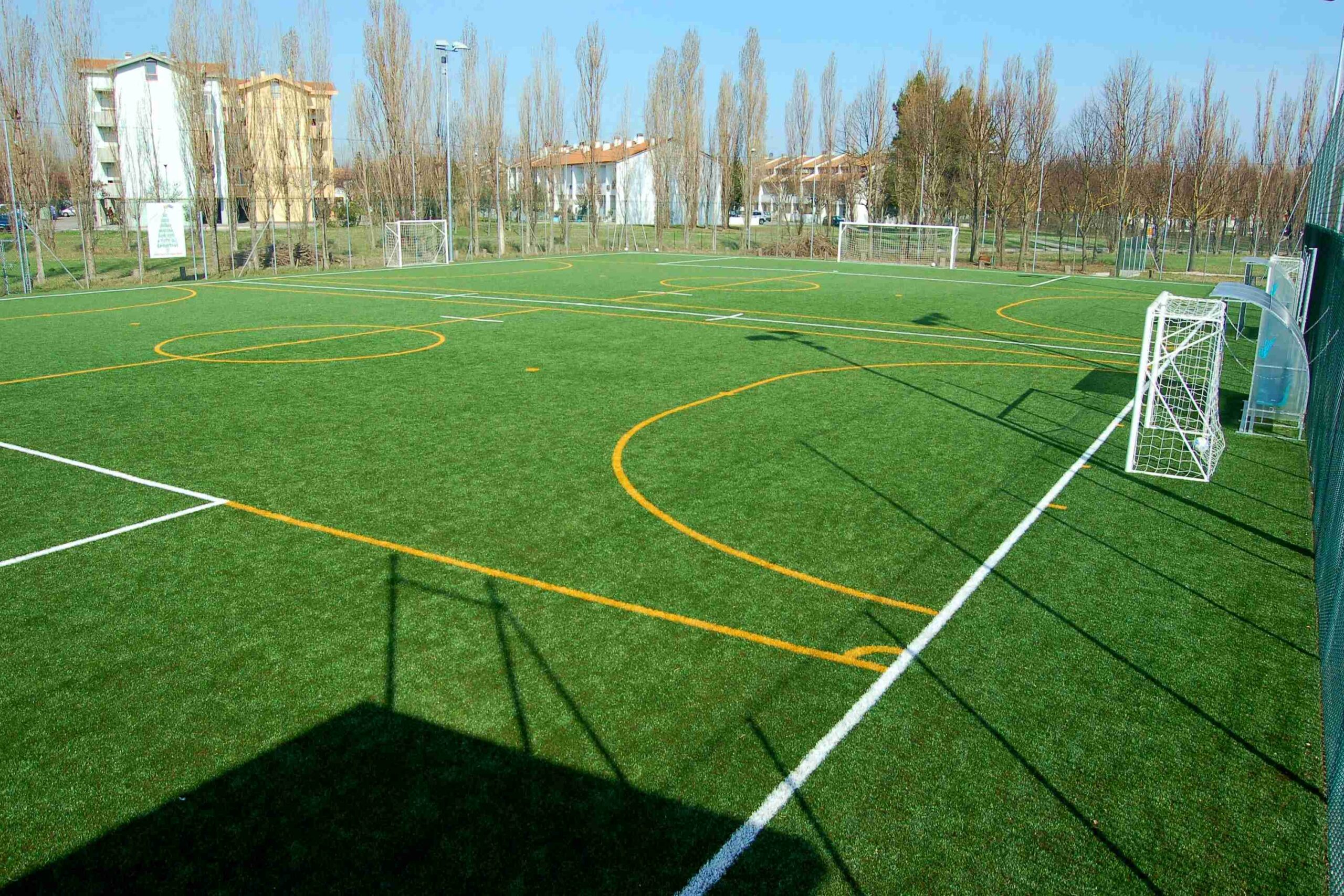 Terrain de football de l'hôtel Major, Italie, avec gazon naturel