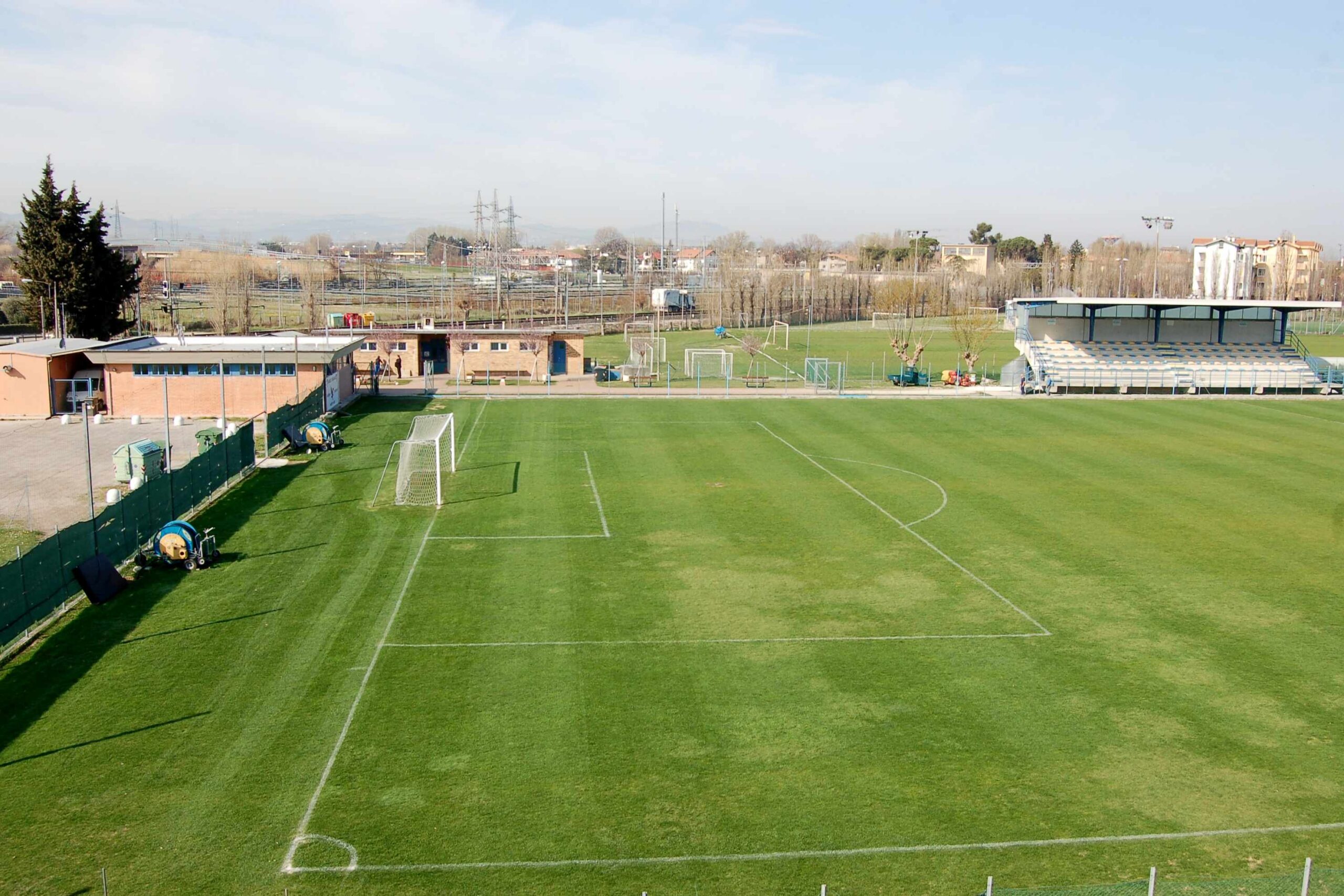 Terrain de football de l'hôtel Major, Italie, avec gazon naturel