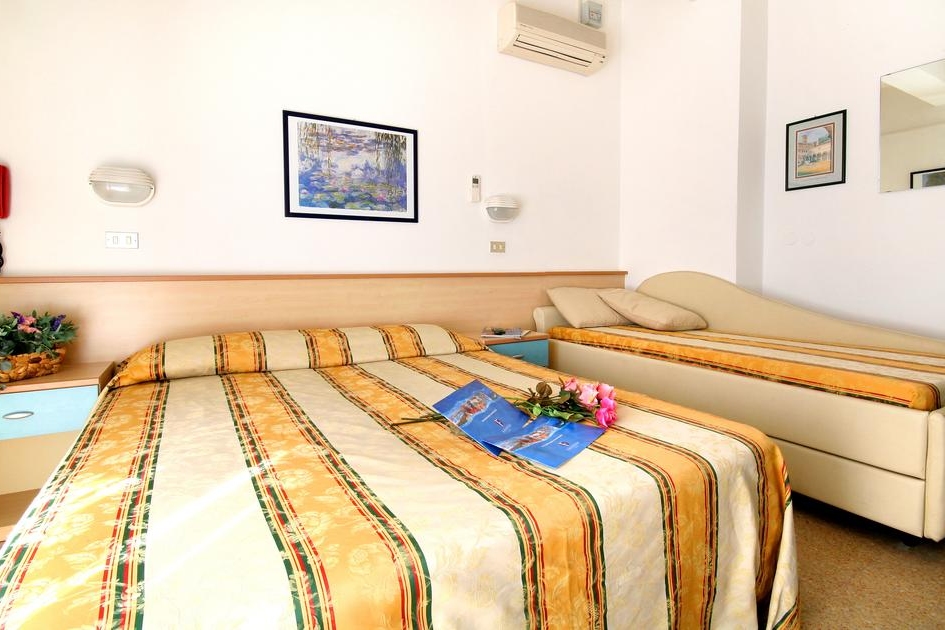 Hôtel Major, chambre triple, Cattolica, Italie