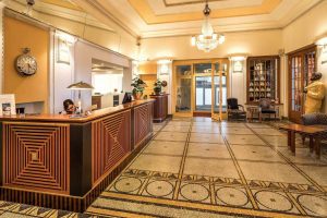 ArtDeco-Hotel-Montana-Luzern-Reception