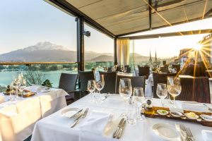 ArtDeco-Hotel-Montana-Luzern-RestaurantTerrasse