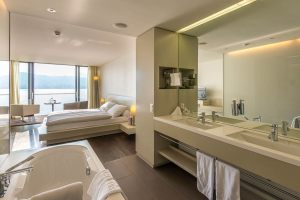 Seehotel-Hermitage-Zimmer-Badezimmer