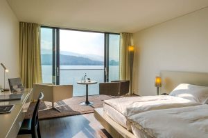 Seehotel-Hermitage-Zimmer-Seeblick