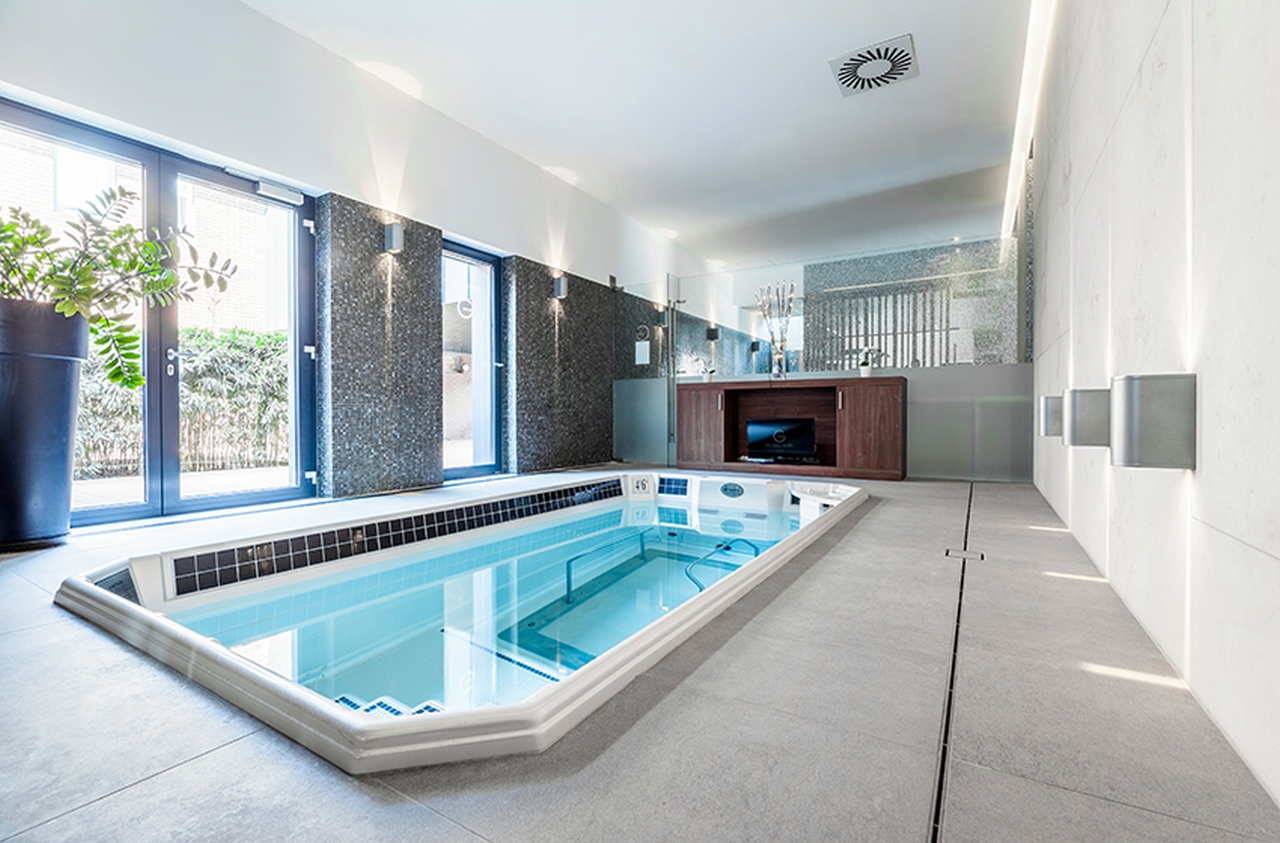 Globall Hotel, Pool, Telki, Ungarn