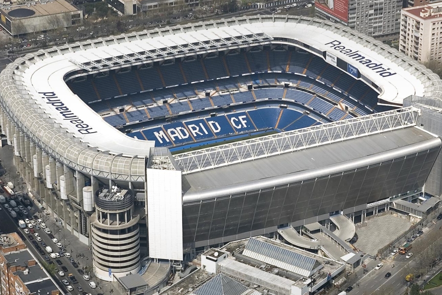 Stade de football Bernabeu, Espagne, avec gazon naturel