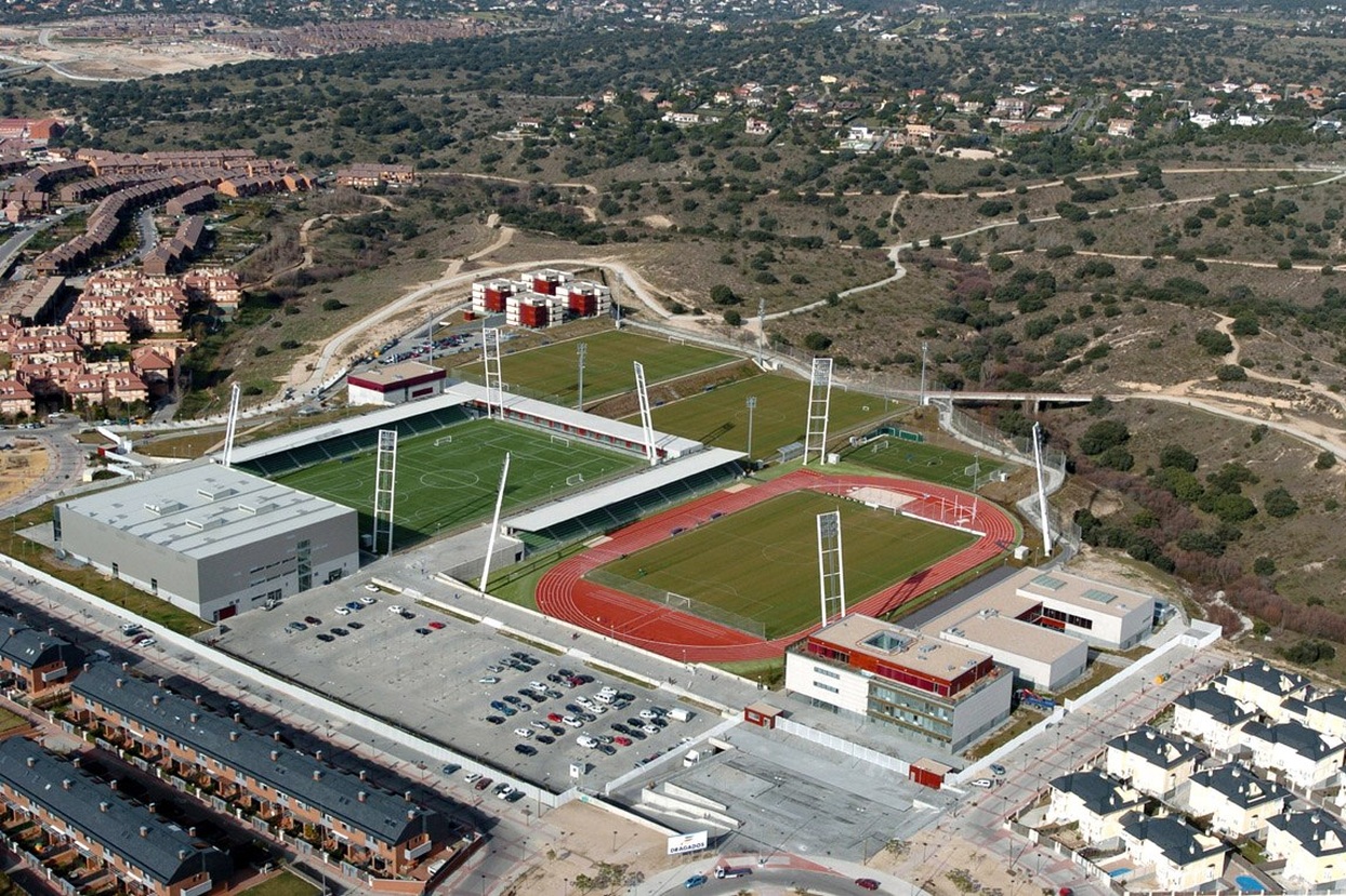 Terrain de football Madrid Wanda Metropolitano, Espagne, avec gazon naturel