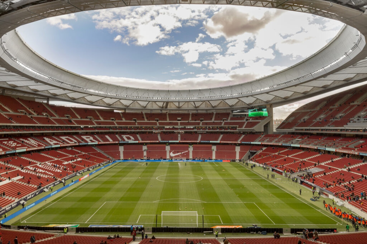 Terrain de football Madrid Wanda Metropolitano, Espagne, avec gazon naturel
