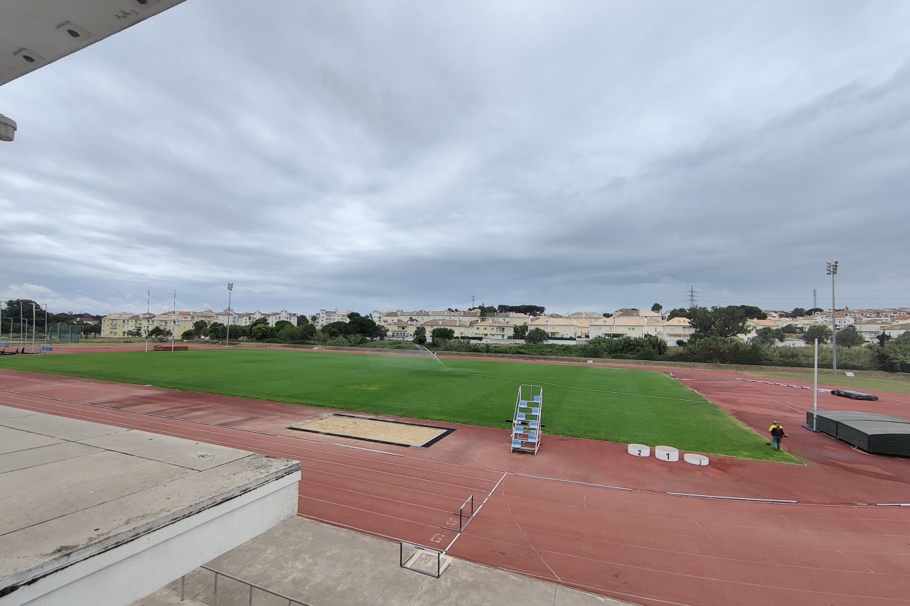 Terrain de football à Lisbonne, Portugal, avec gazon artificiel