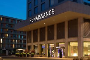 Renaissance-Zürich-Eingang