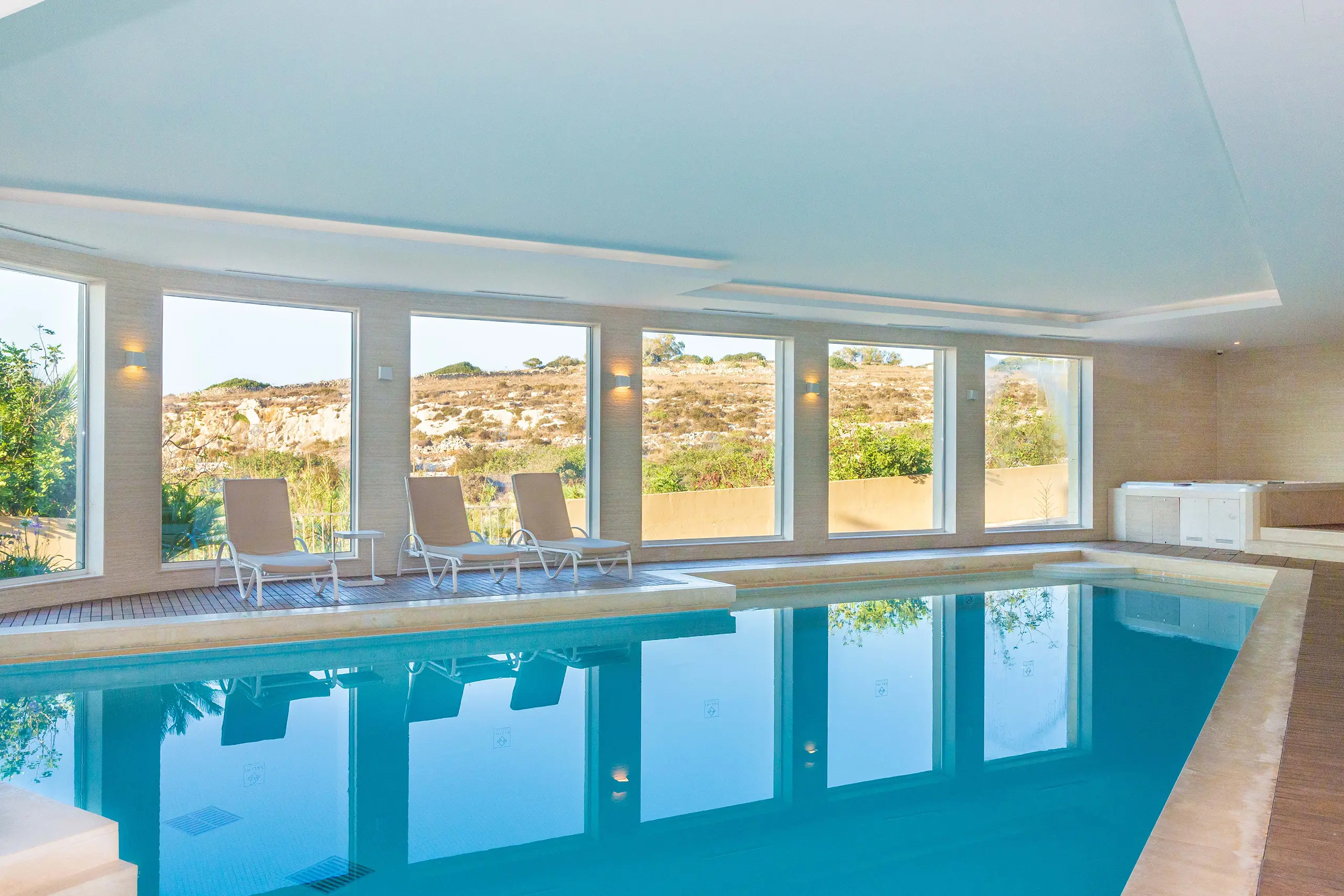 Salini Resort, piscine intérieure, Salini Bay, Malte