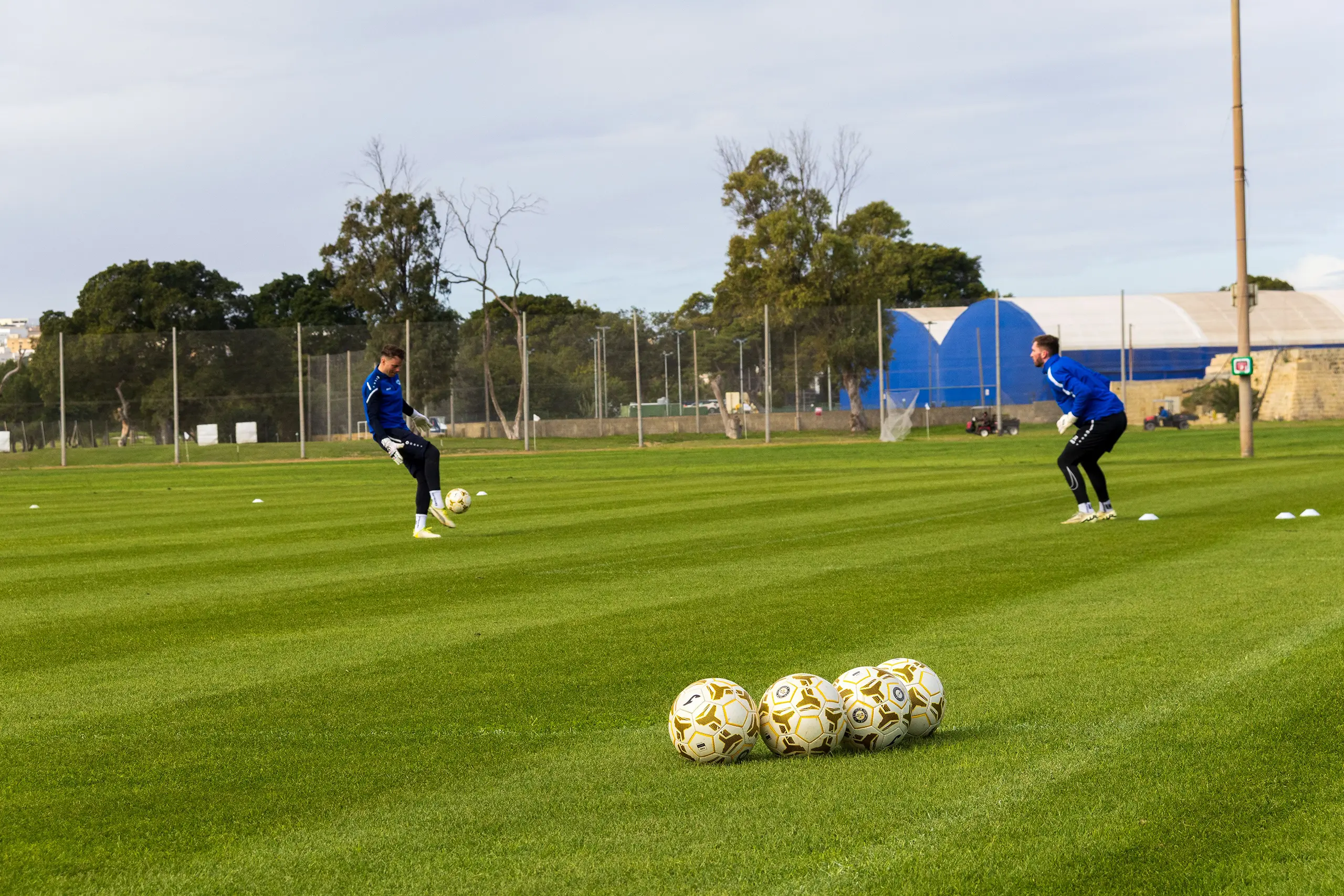 Terrain de football Marsa, Malte, avec gazon naturel