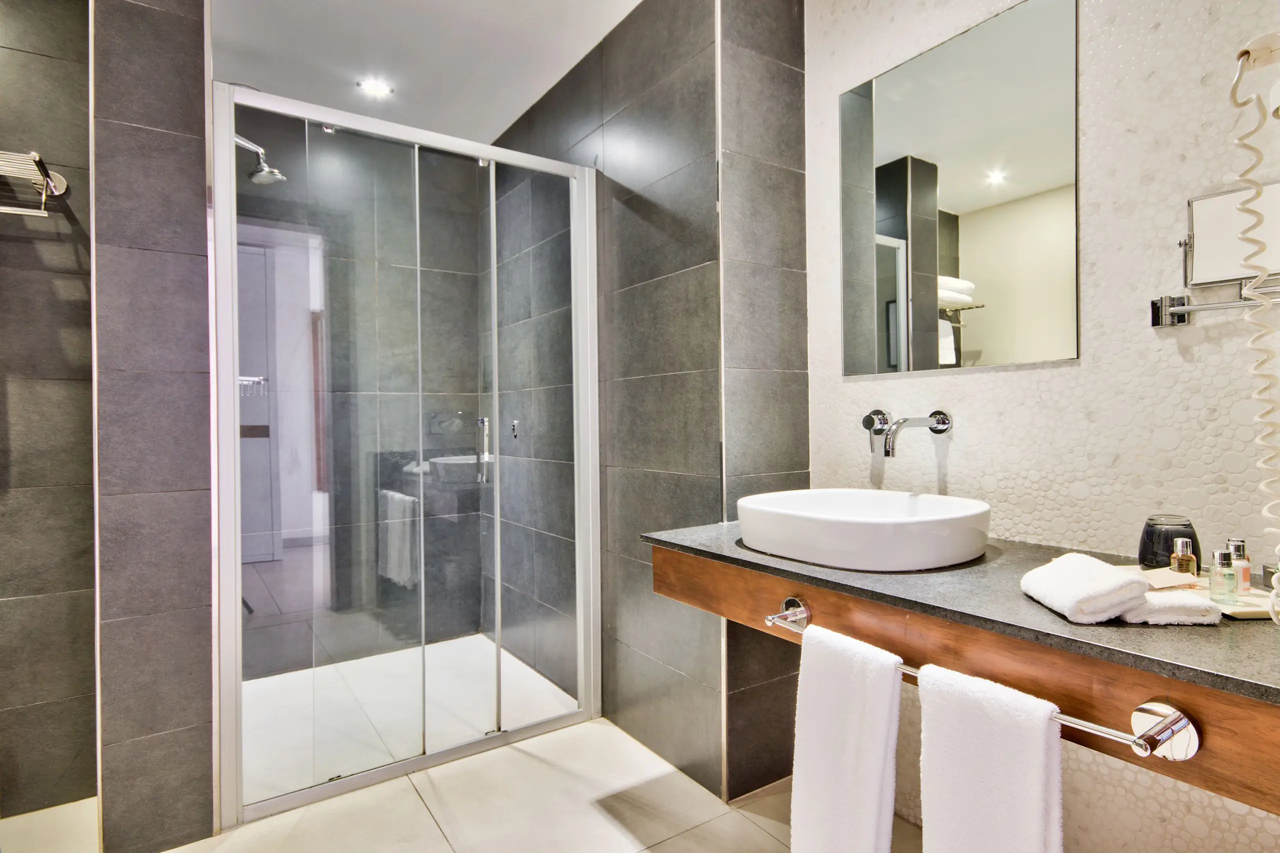 The George Urban Boutique Hotel, salle de bains, St. Julians, Malte