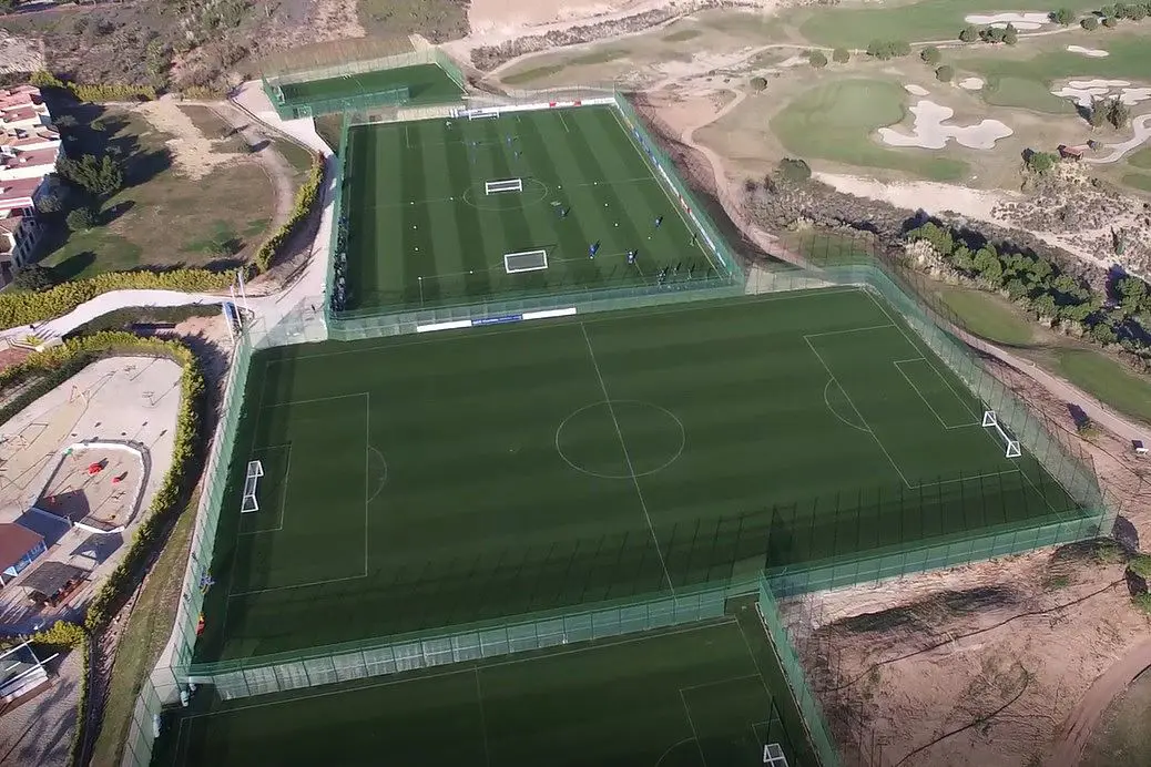 Fussball-Anlage Meliá Villaitana, Naturrasen, Benidorm, Spanien