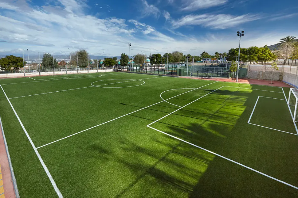 Estadio Los Manantiales, Espagne, avec gazon artificiel, près de la mer