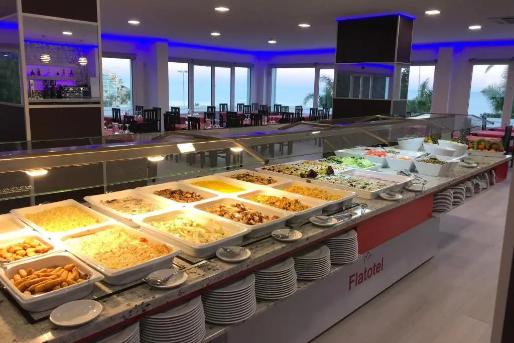 First Flatotel International, buffet, Benalmadena, Espagne
