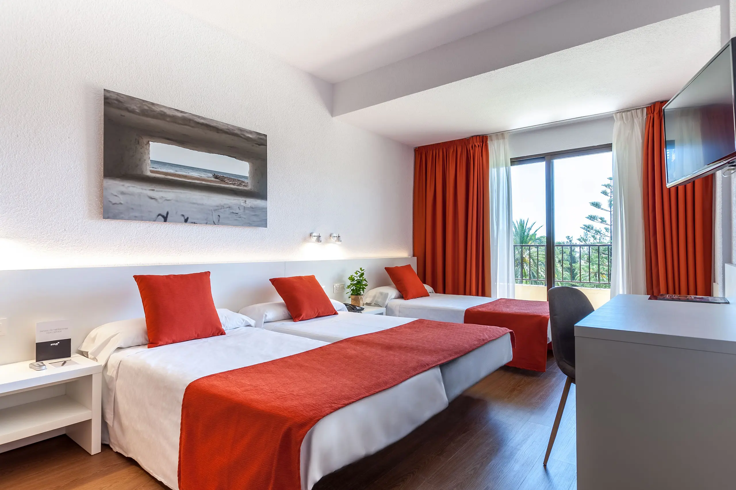 Intelier Orange, Dreibettzimmer, Benicasim, Spanien