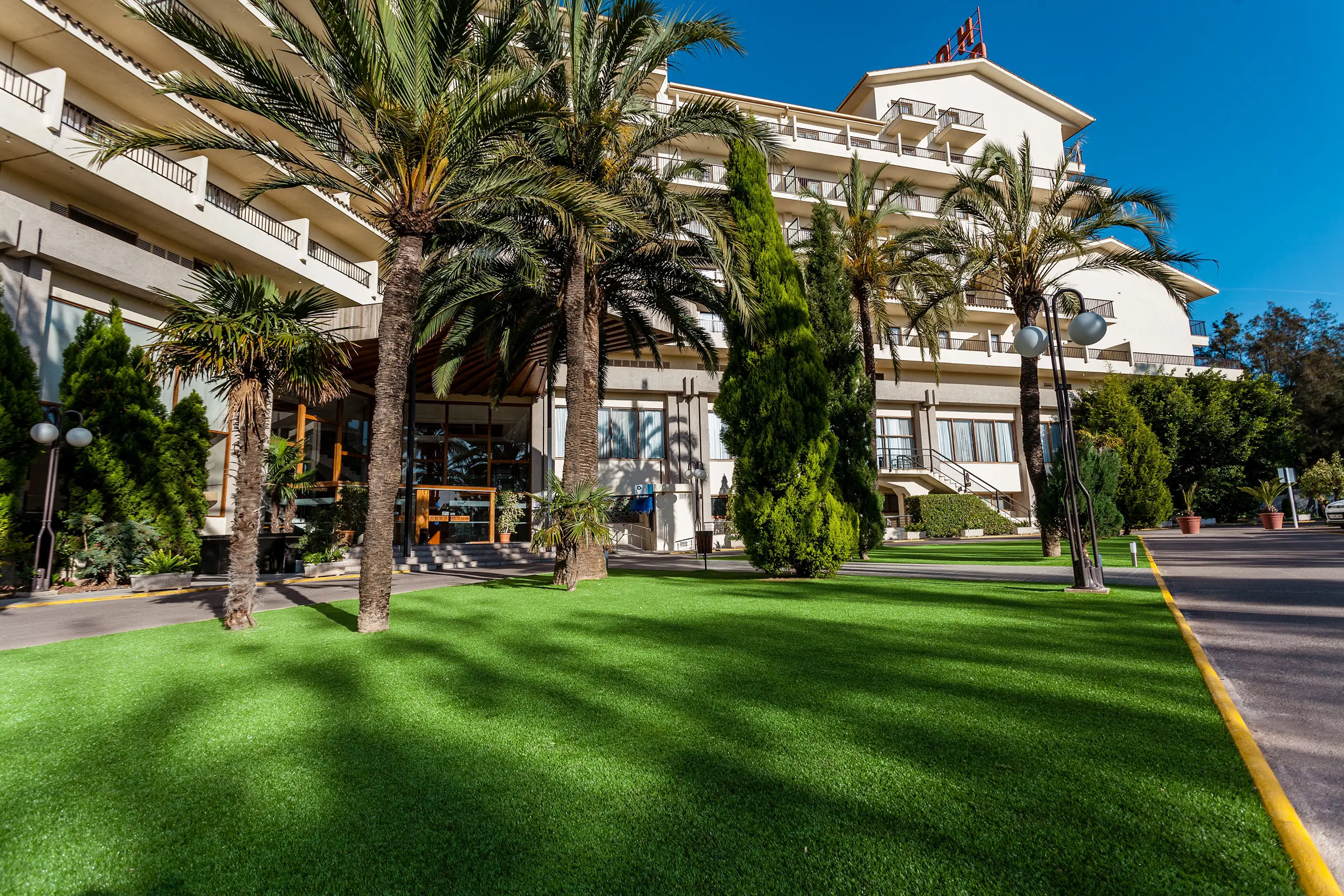 Intelier Orange, Hotelauffahrt, Benicasim, Spanien