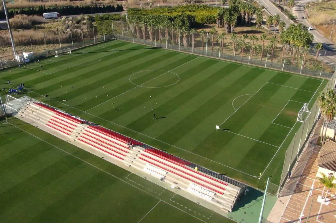 Fussball-Anlage Oliva Nova Beach & Golf Resort, Spanien, mit Naturrasen, nähe Meer