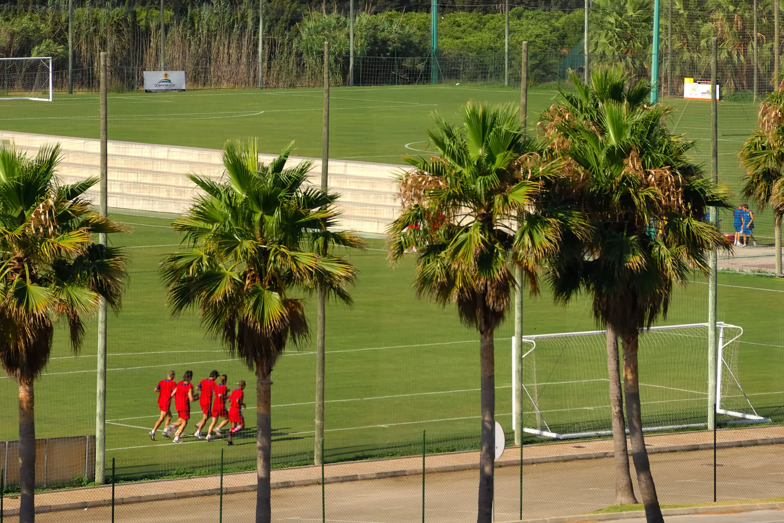 Fussball-Anlage Oliva Nova Beach & Golf Resort, Spanien, mit Naturrasen, nähe Meer