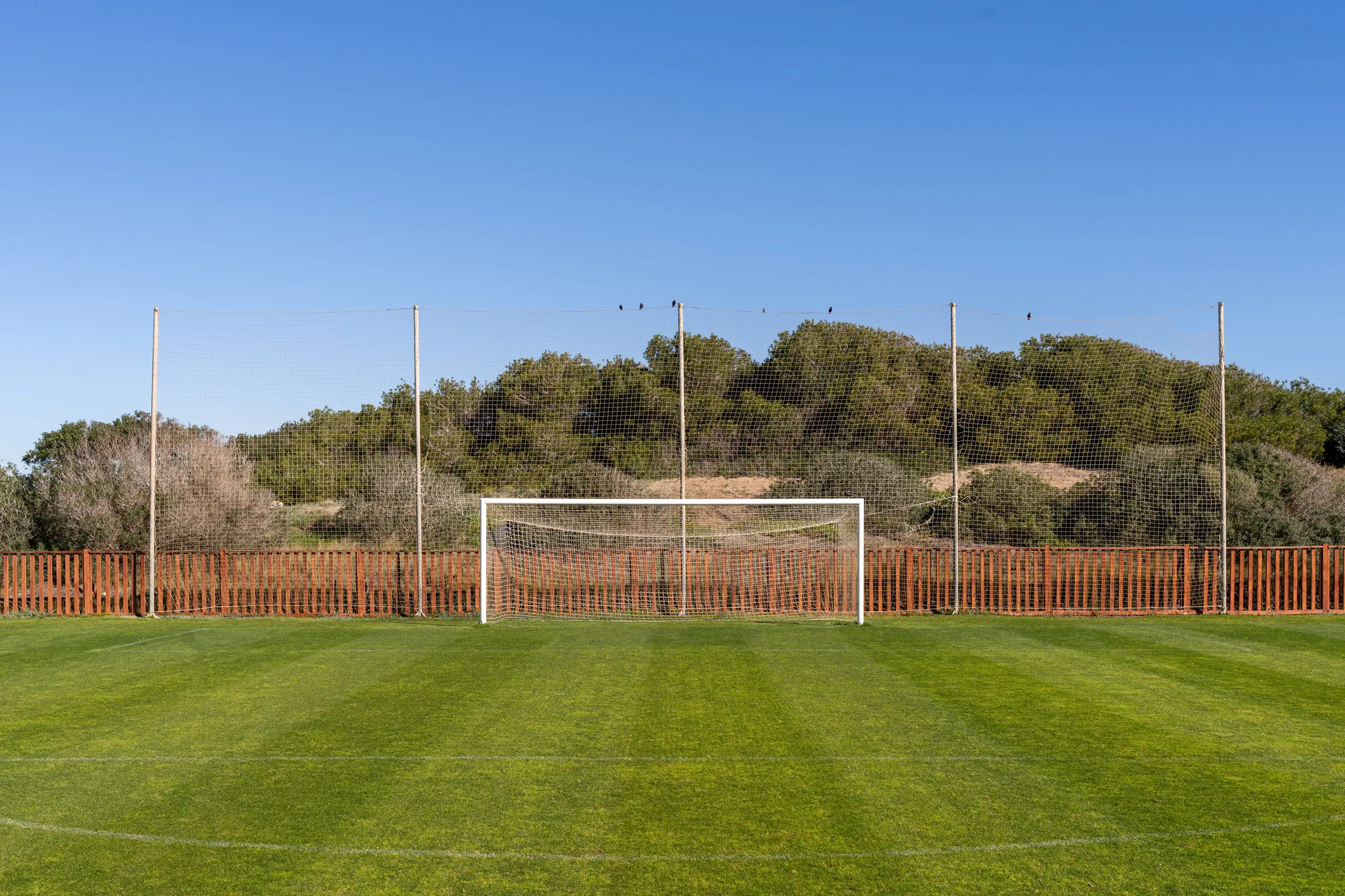 Fussball-Anlage Parador El Saler, Spanien, Naturrasen, am Meer