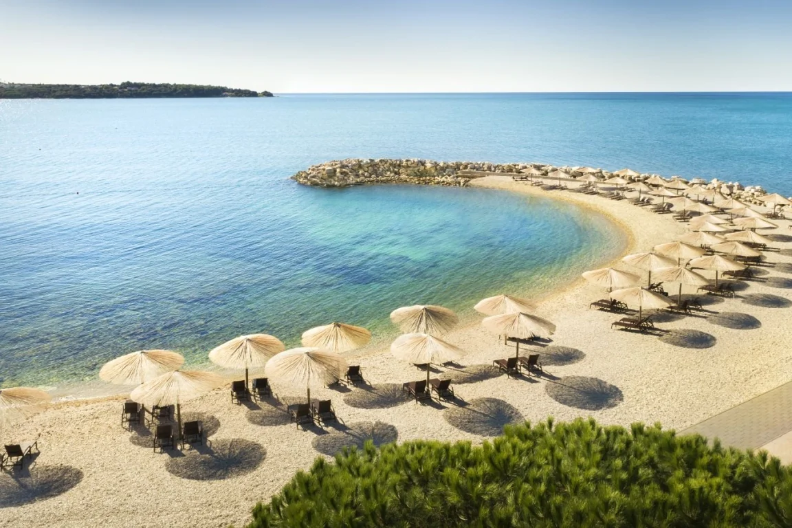 Hotel Aminess Maestral, Strand, Novigrad, Kroatien