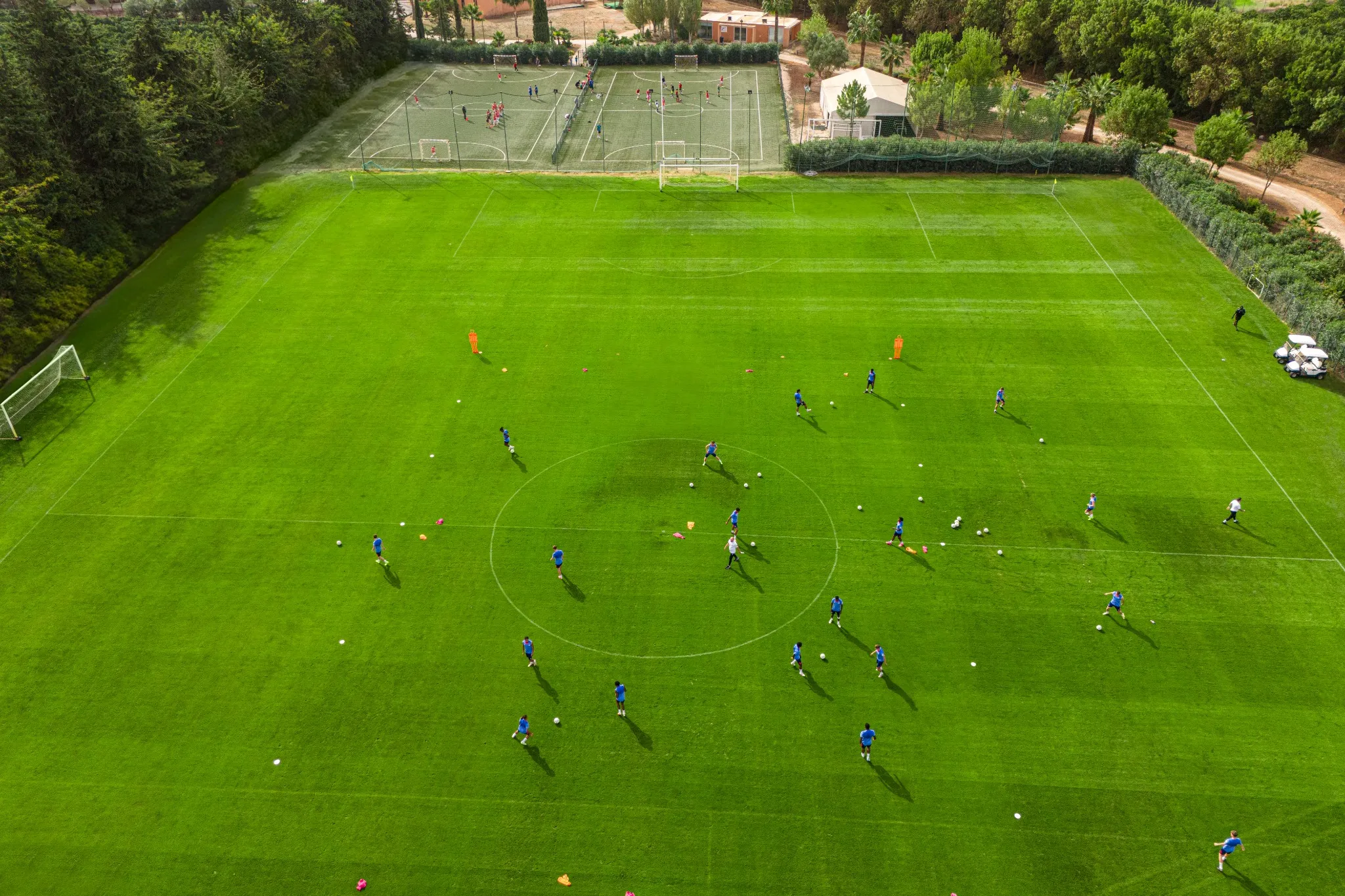 Fussball-Anlage Amendoeira Golf Resort, Portugal, mit Naturrasen