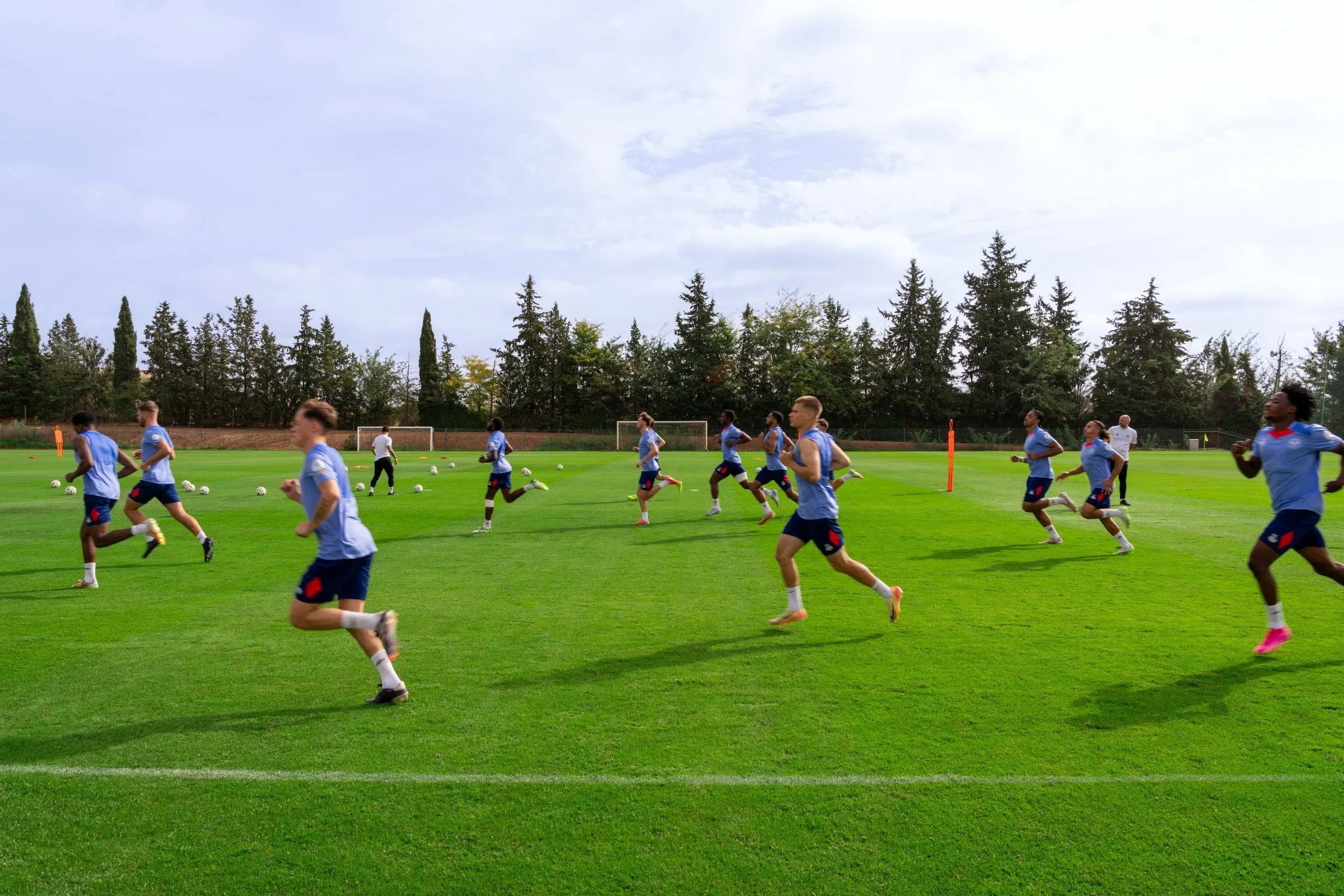 Fussball-Anlage Amendoeira Golf Resort, Portugal, mit Naturrasen