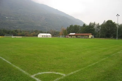 Fussball-Anlage Bellinzona Sport, Schweiz, mit Naturrasen