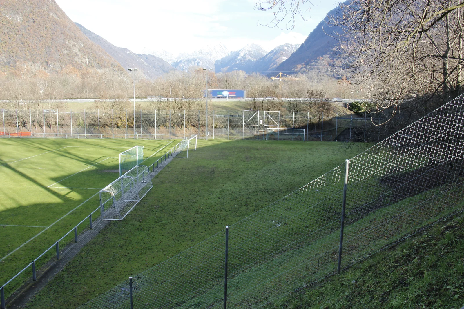 Fussball-Anlage Bellinzona Sport, Schweiz, mit Naturrasen