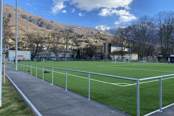 Fussball-Anlage Bellinzona Sport, Schweiz, mit Kunstrasen