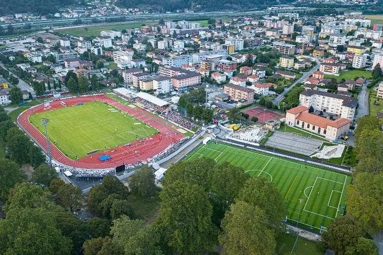 Fussball-Anlage Bellinzona Sport, Schweiz, mit Kunstrasen