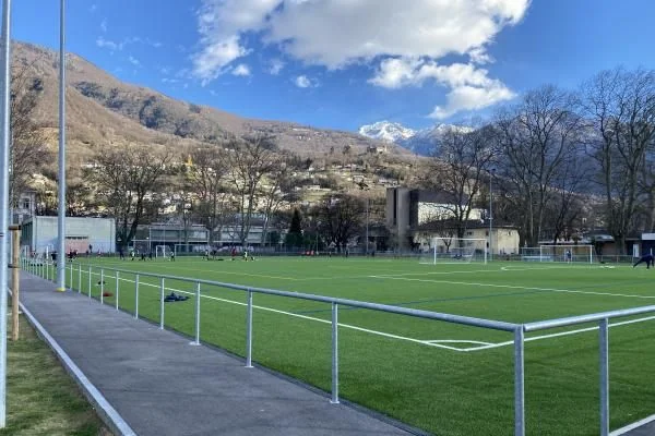 Fussball-Anlage Bellinzona Sport, Schweiz, mit Kunstrasen