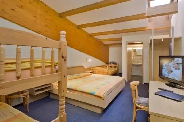 Sportcenter Olympica, Familienzimmer, Brig, Schweiz