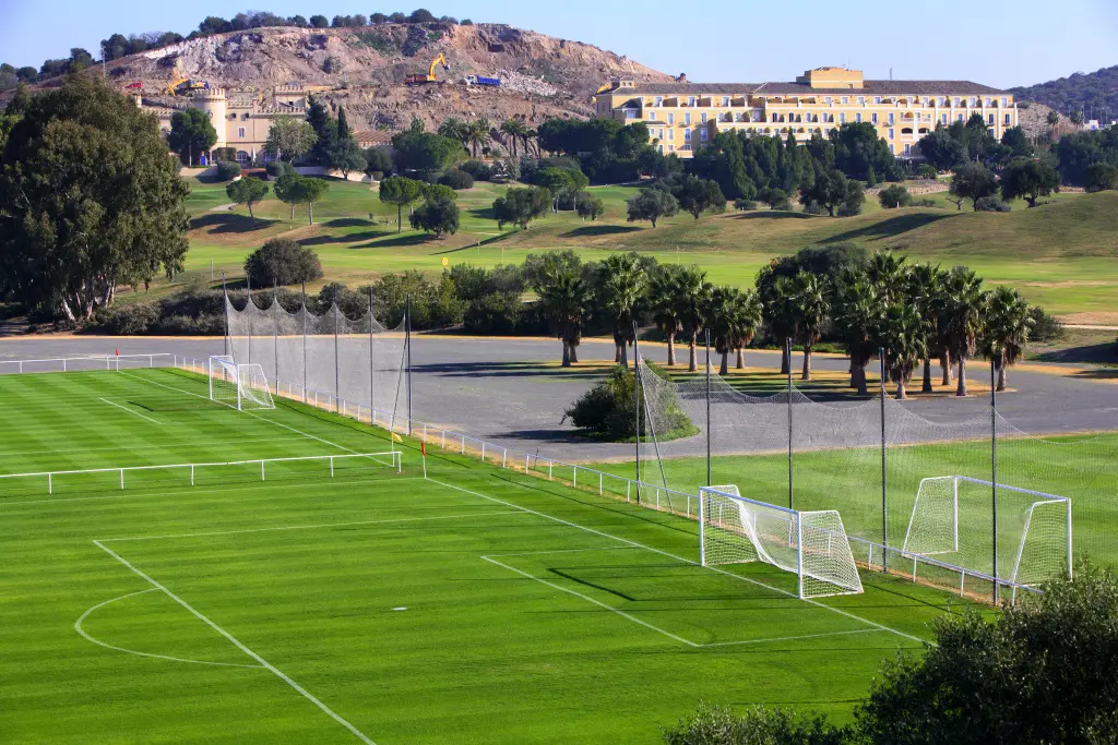 Terrain de football Barcelo Montecastillo, Espagne, avec gazon naturel