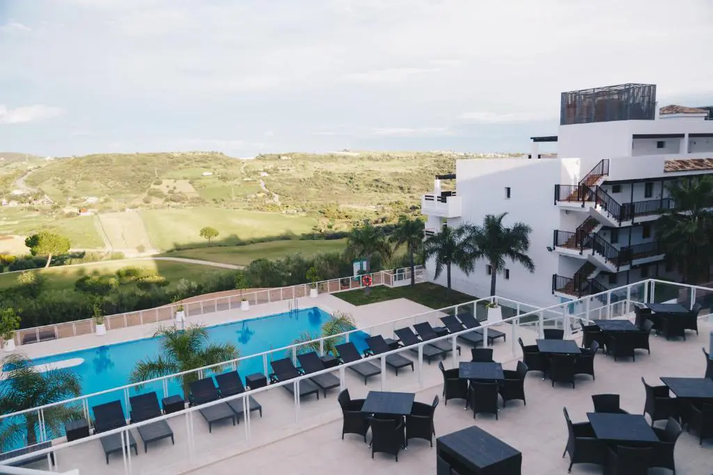 Ona Valle Romano, terrasse et piscine extérieure, Estepona, Espagne