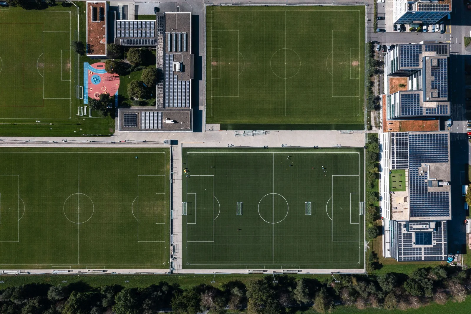 Fussball-Anlage Hotel Kommod, Liechtenstein, mit Naturrasen