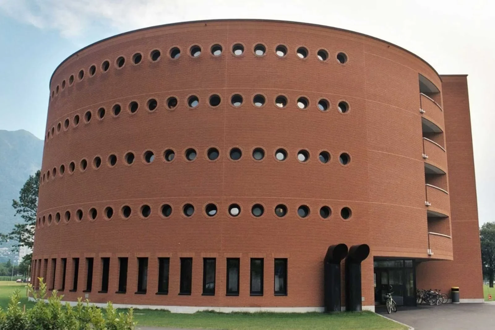 CST Centro Sportivo Tenero, Aussenansicht, Tenero, Schweiz