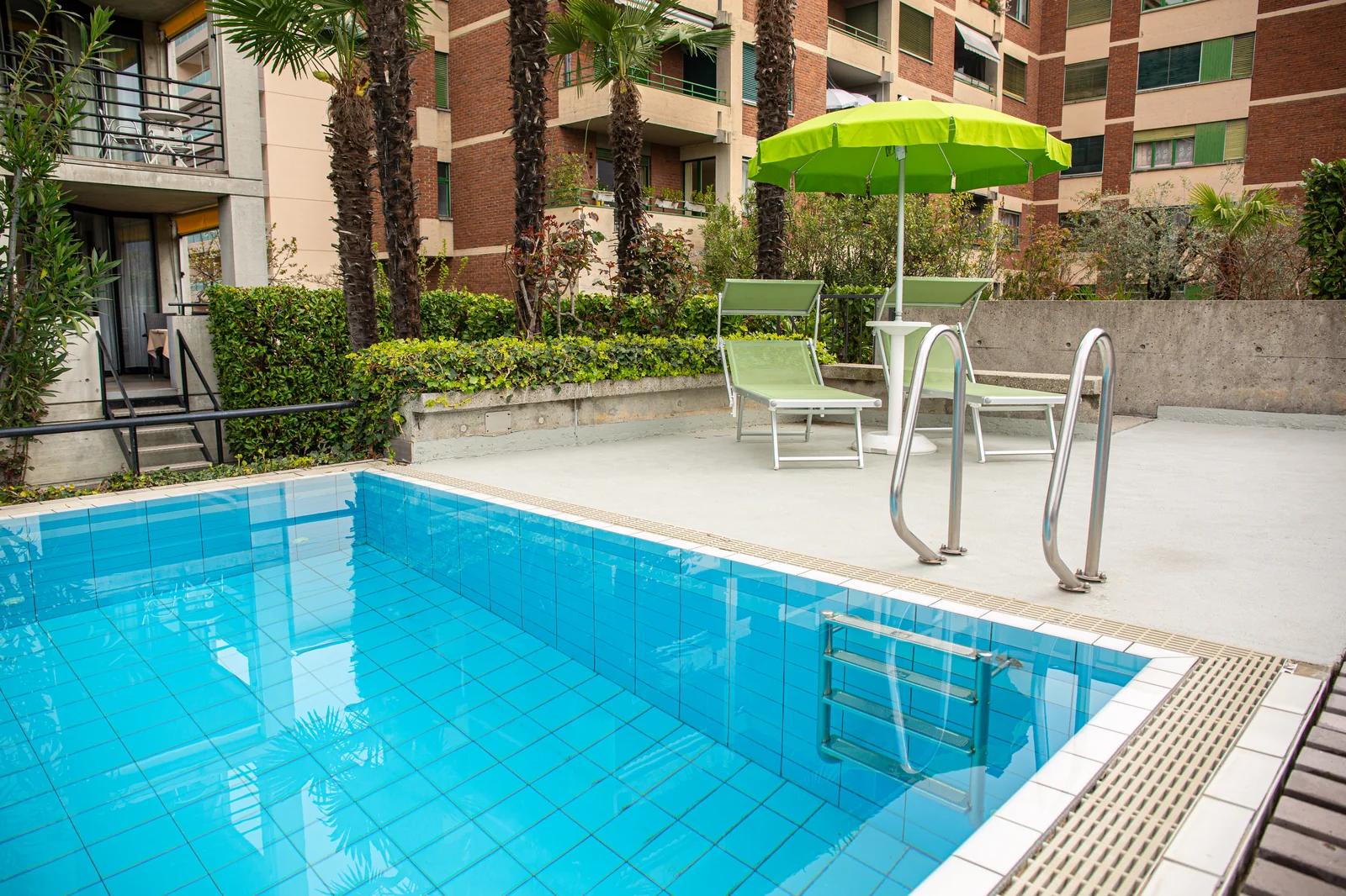 Hotel Nessi, Aussenpool, Locarno, Schweiz