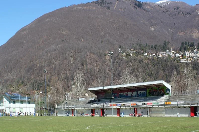 Fussball-Anlage Stadio Comunale, Schweiz, mit Naturrasen