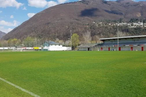 Fussball-Anlage Stadio Comunale, Schweiz, mit Naturrasen