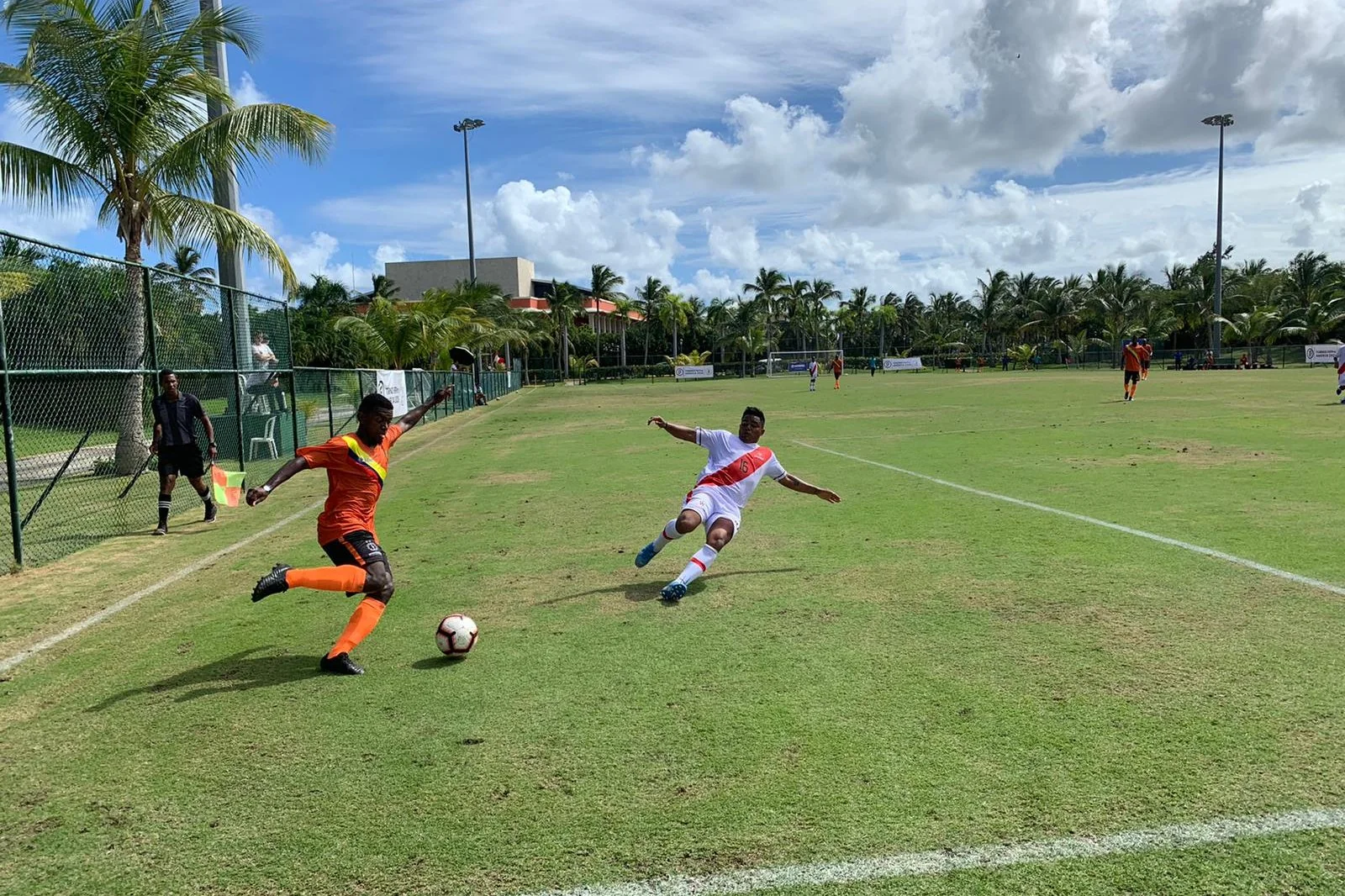 Fussball-Anlage Punta Cana, Dominikanische Republik, mit Naturrasen, nähe Meer