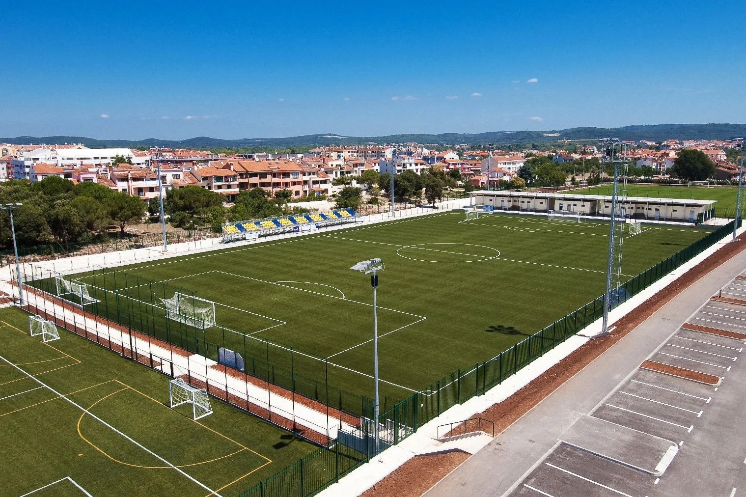 Fussball-Anlage Valbruna, Kroatien, mit Naturrasen, nähe Meer