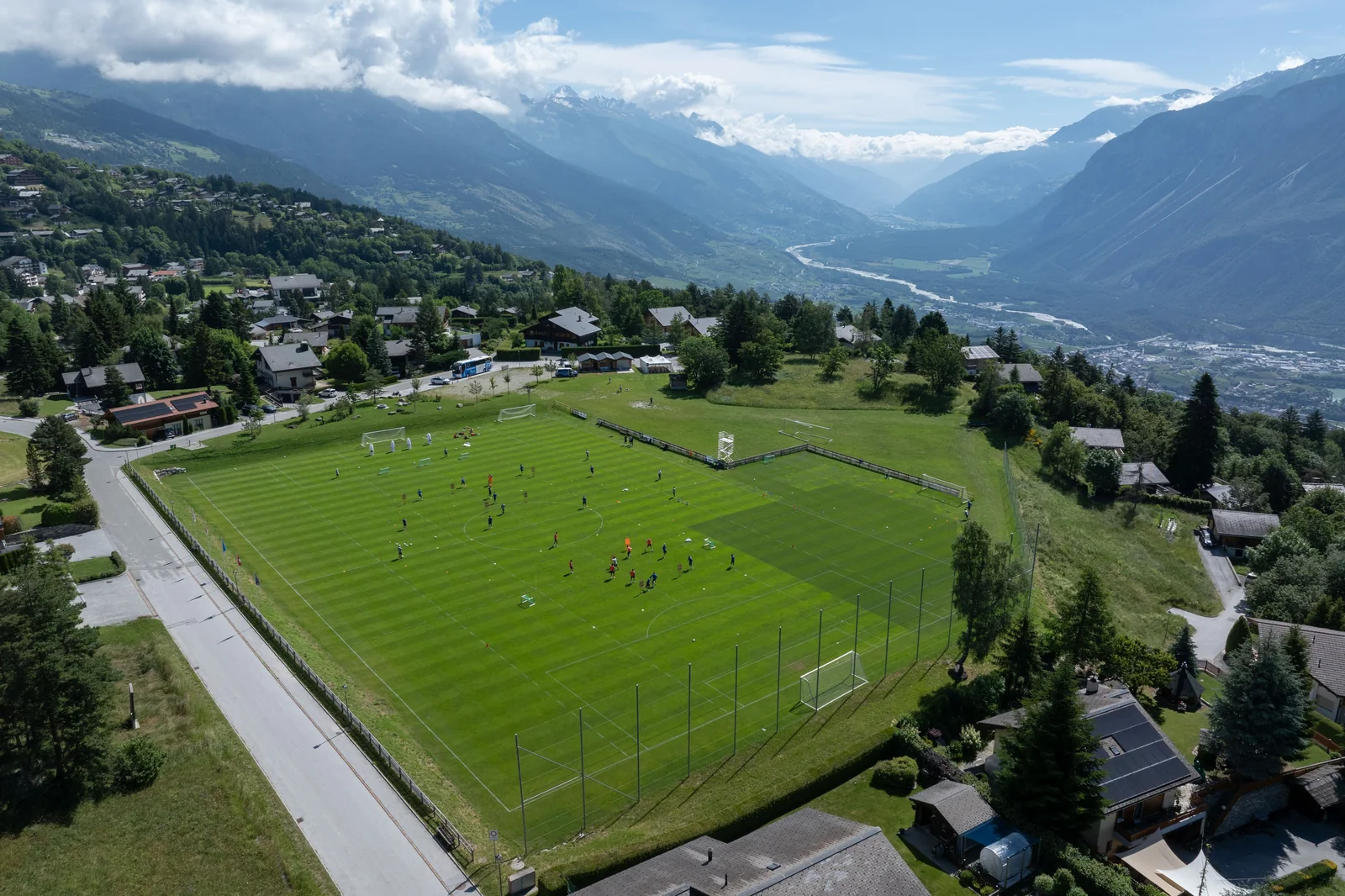 Fussball-Anlage Bluche, Schweiz, mit Naturrasen